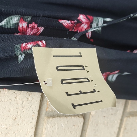 Flower Dress - Picture 15 of 15